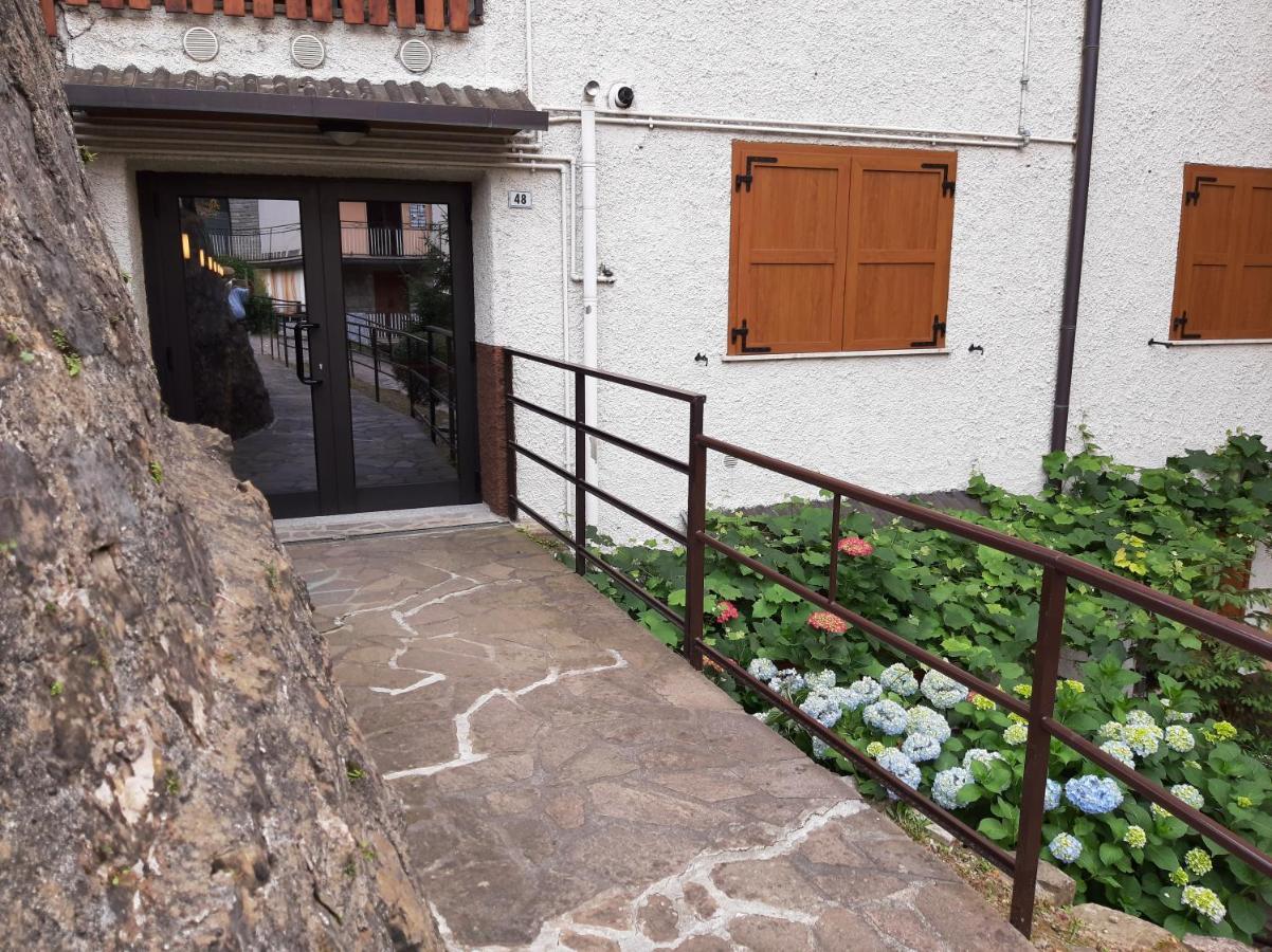 Bilocale A Piazza Brembana Apartman Kültér fotó