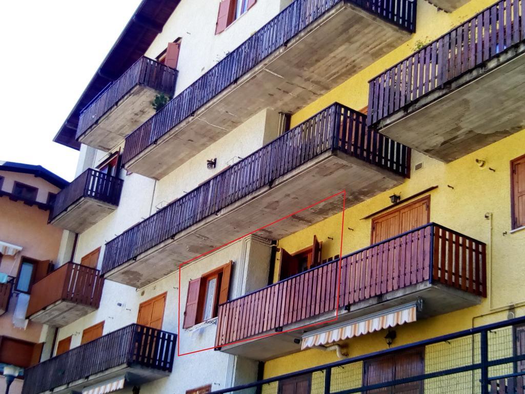 Bilocale A Piazza Brembana Apartman Kültér fotó